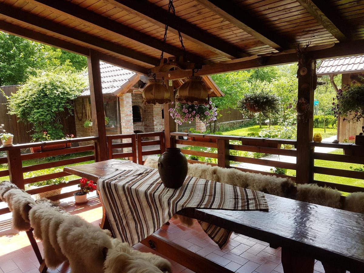 Willa Casa Ovesia Săcele Zewnętrze zdjęcie