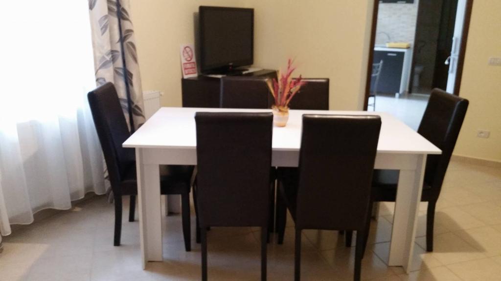 Willa Casa Ovesia Săcele Zewnętrze zdjęcie