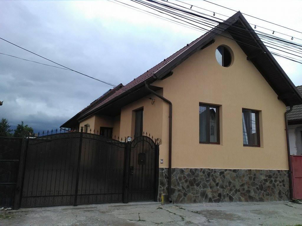 Willa Casa Ovesia Săcele Zewnętrze zdjęcie